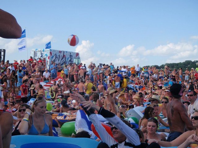 aquapalooza-paddle-board