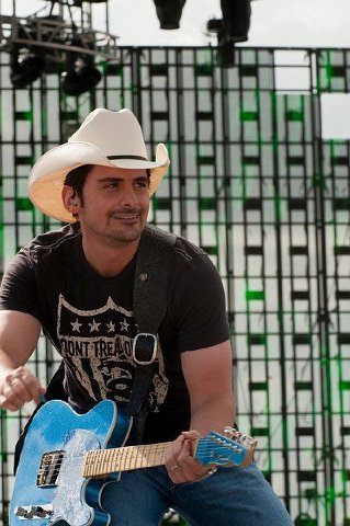 brad_paisley_sup